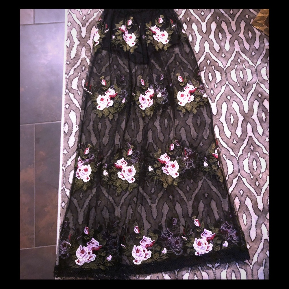 Akira Embroidered Sheer Maxi Skirt-Size S